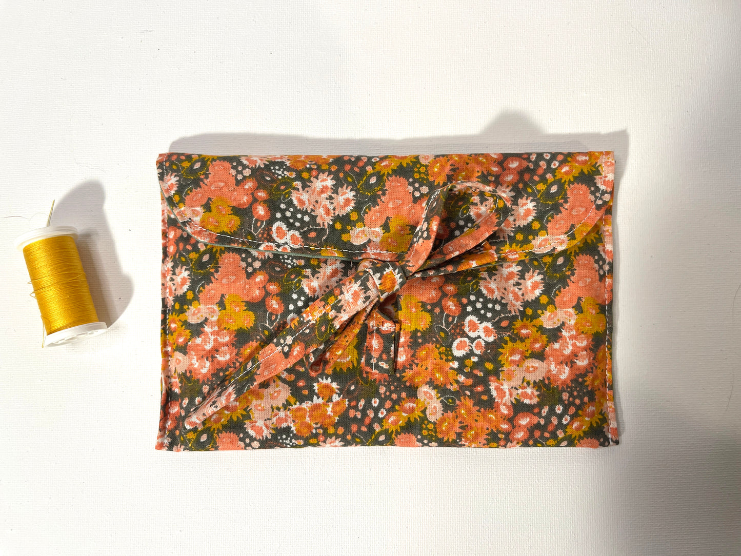 Ma petite pochette fleurie orange.