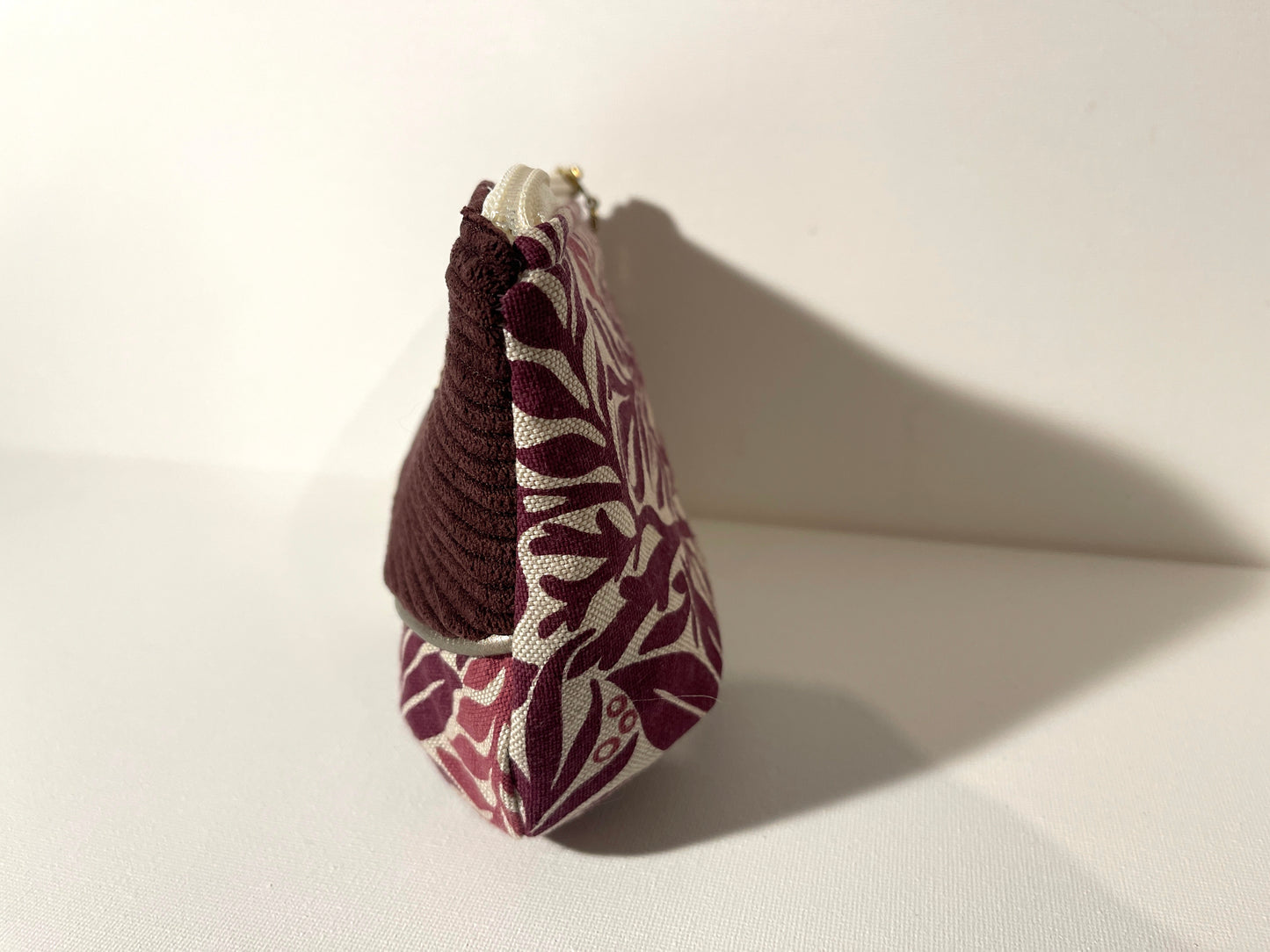 Ma pochette velours fourre-tout violette fleurie