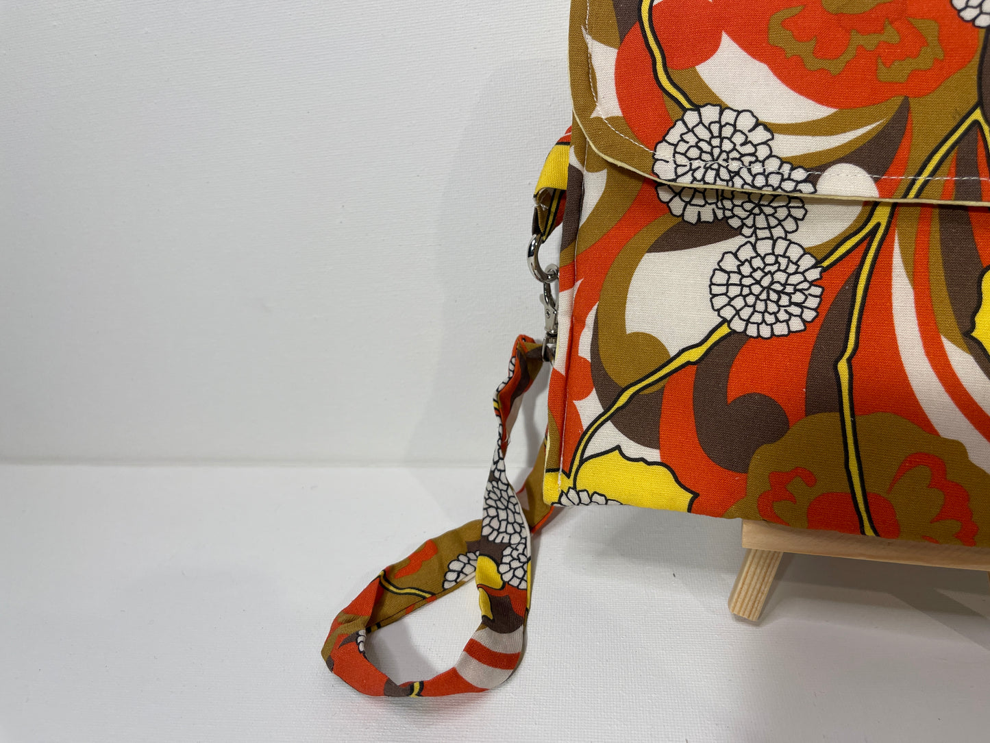 Poche de sortie seventies.