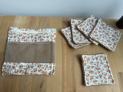 Kit de 5 lingettes avec leur filet de lavage.