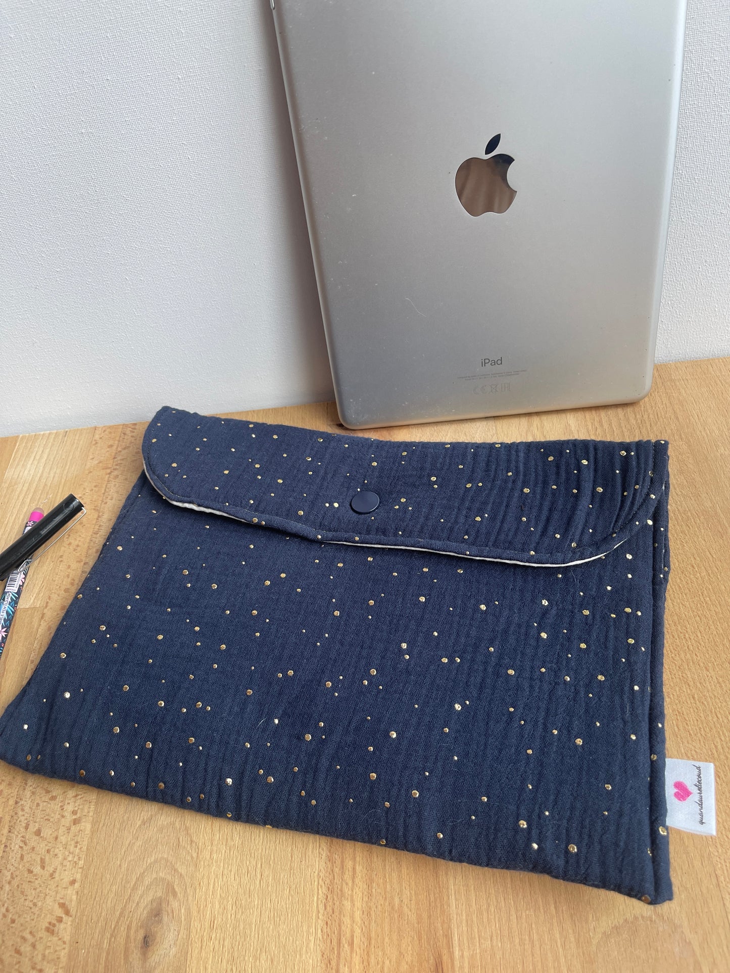 Ma pochette iPad bleue nuit
