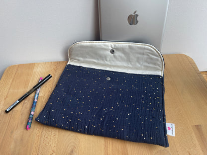 Ma pochette iPad bleue nuit