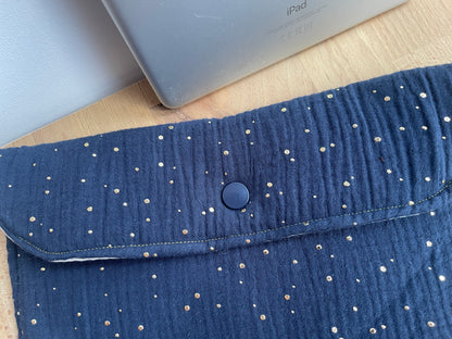 Ma pochette iPad bleue nuit