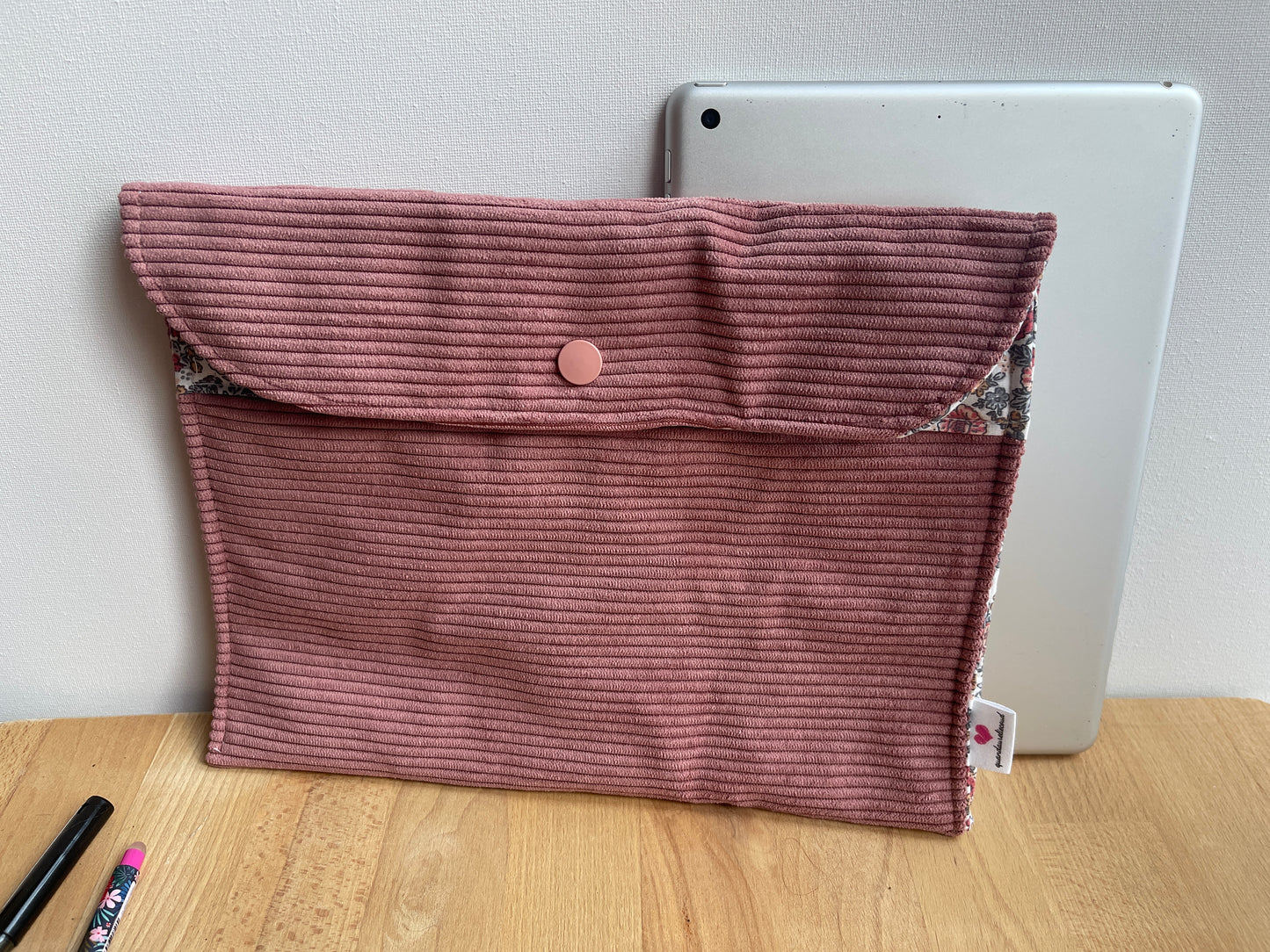 ma pochette Ipad en velours rose
