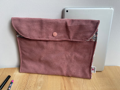 ma pochette Ipad en velours rose