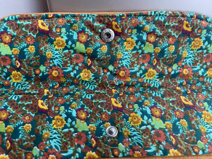 ma pochette Ipad en velours jaune