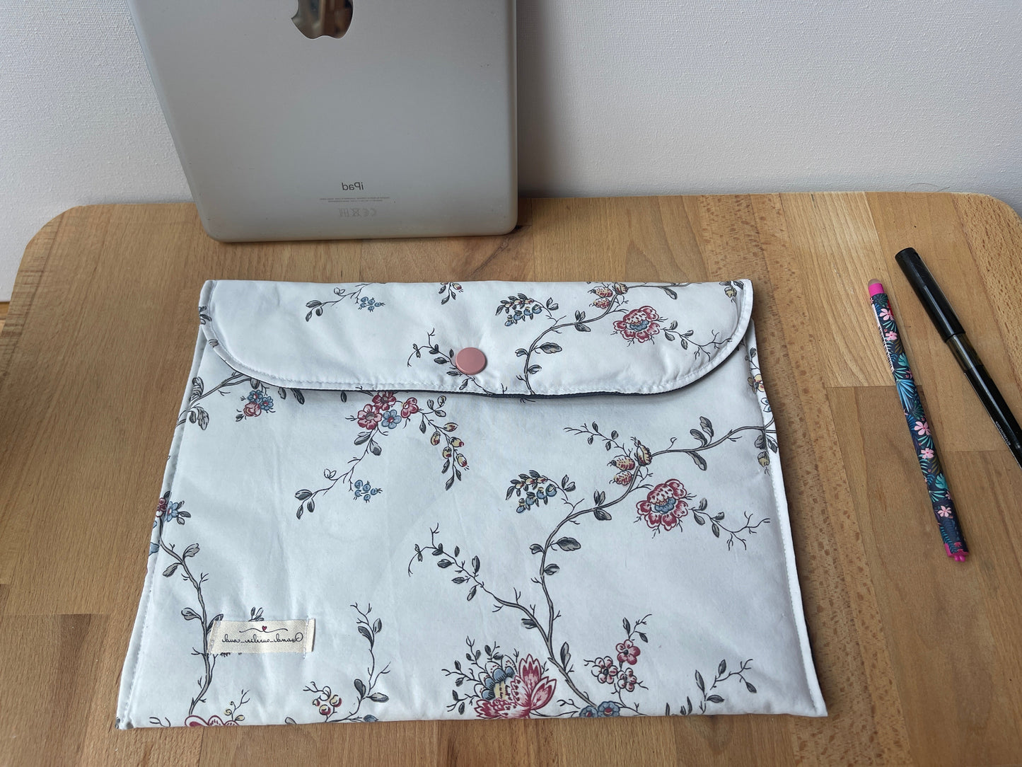 Ma pochette Ipad vintage fleurie