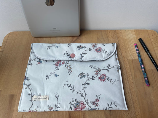 Ma pochette Ipad vintage fleurie