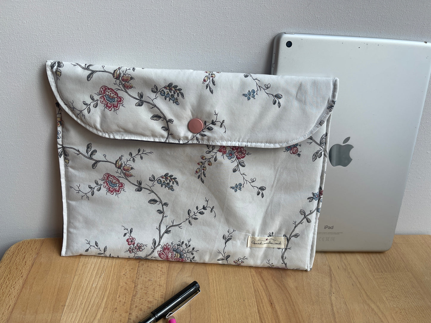 Ma pochette Ipad vintage fleurie