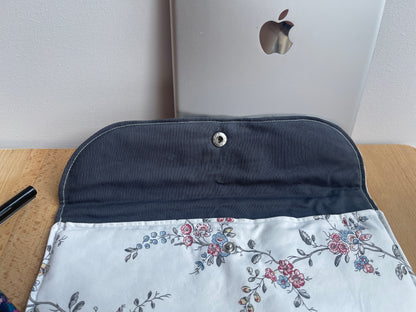 Ma pochette Ipad vintage fleurie