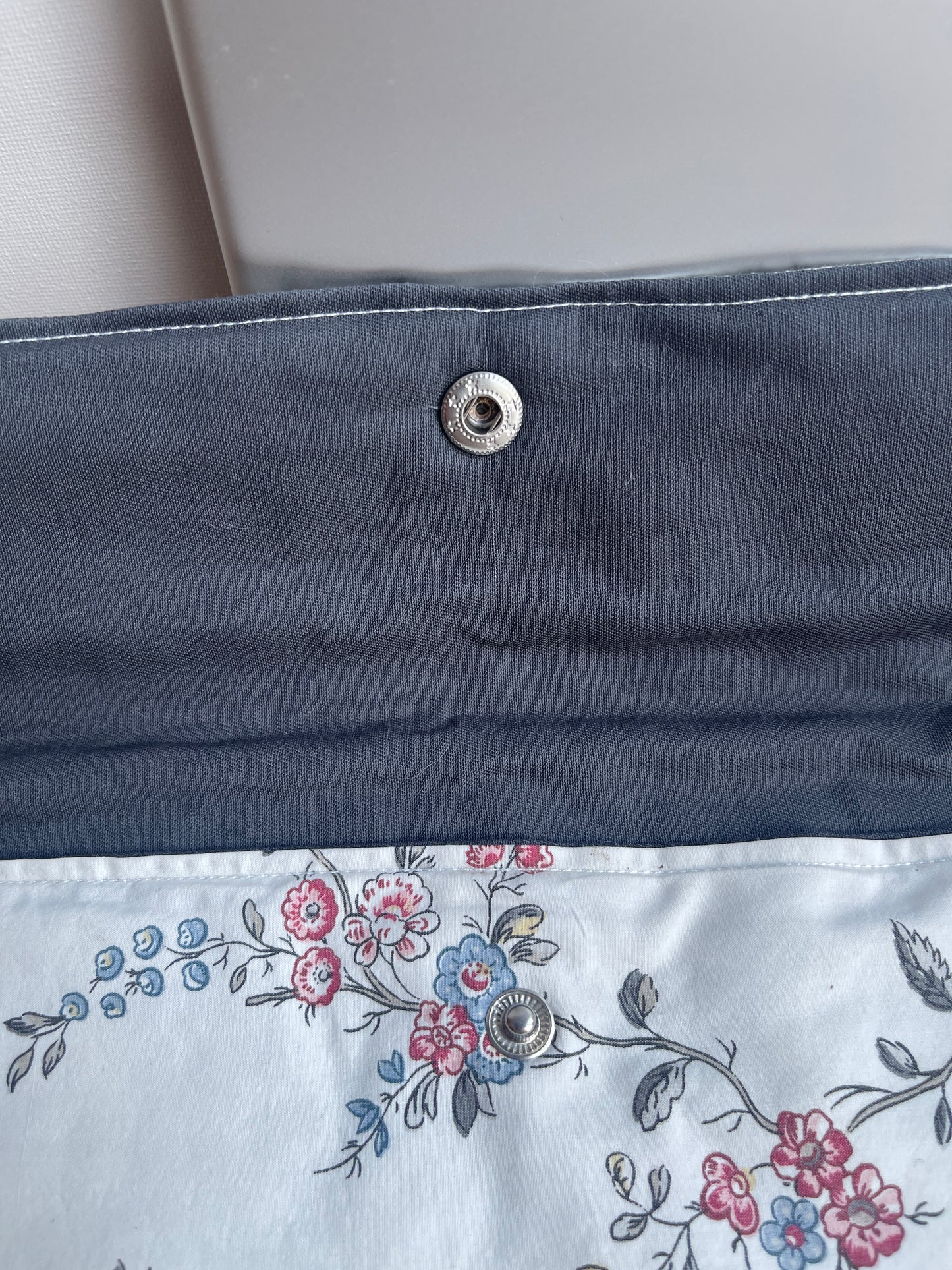 Ma pochette Ipad vintage fleurie