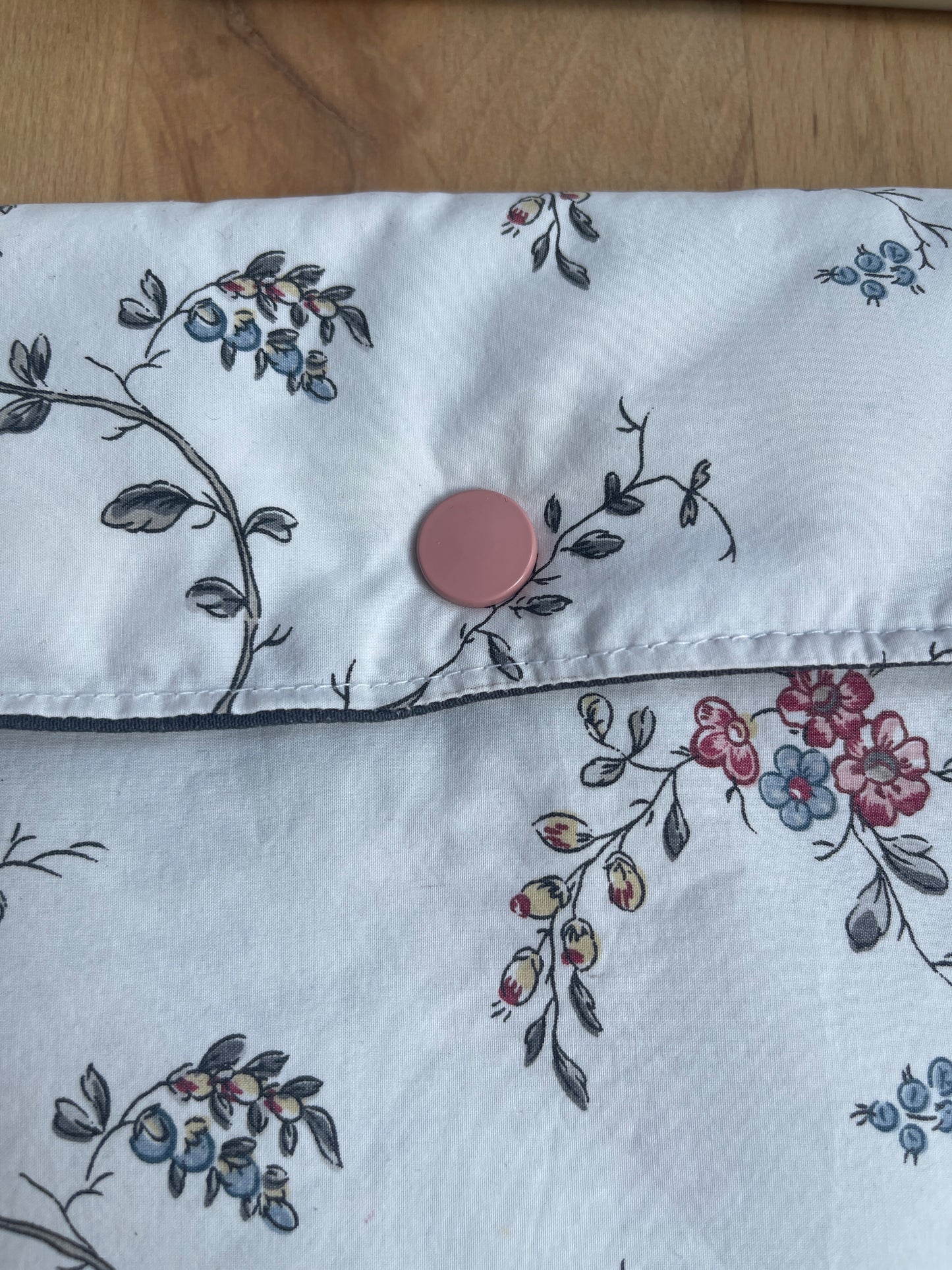 Ma pochette Ipad vintage fleurie