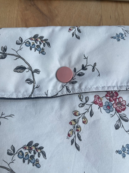 Ma pochette Ipad vintage fleurie
