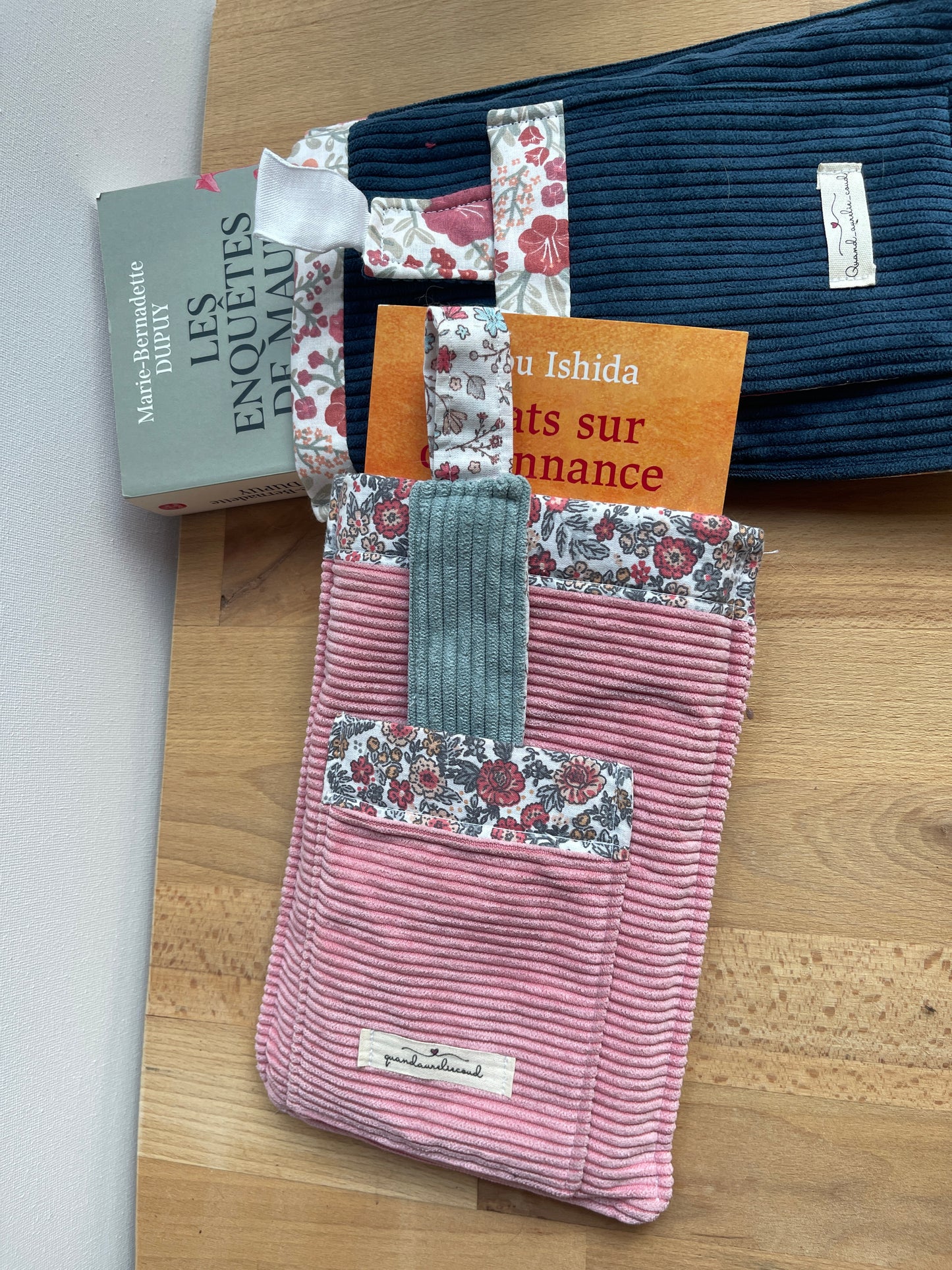 Choisi ta propre pochette à livre de Poche !