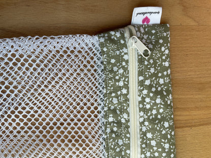 kit de 5 lingettes démaquillantes lavables avec un filet de lavage assorti