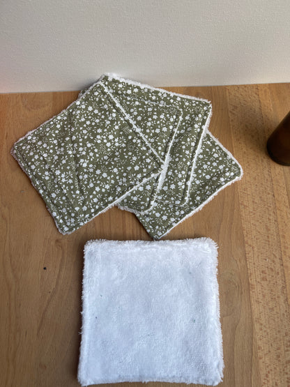 kit de 5 lingettes démaquillantes lavables avec un filet de lavage assorti