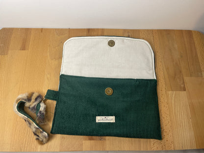 Pochette en velours vert & fausse fourrure léopard