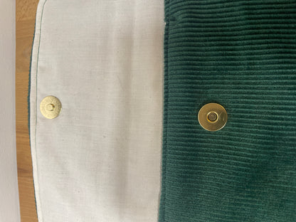 Pochette en velours vert & fausse fourrure léopard